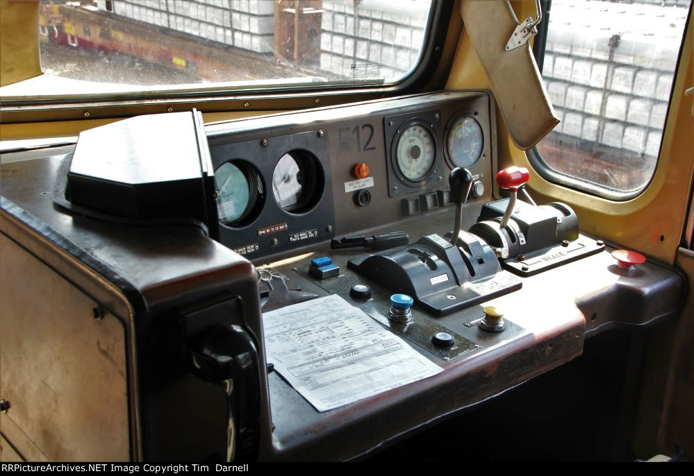 AMTK 512 control stand